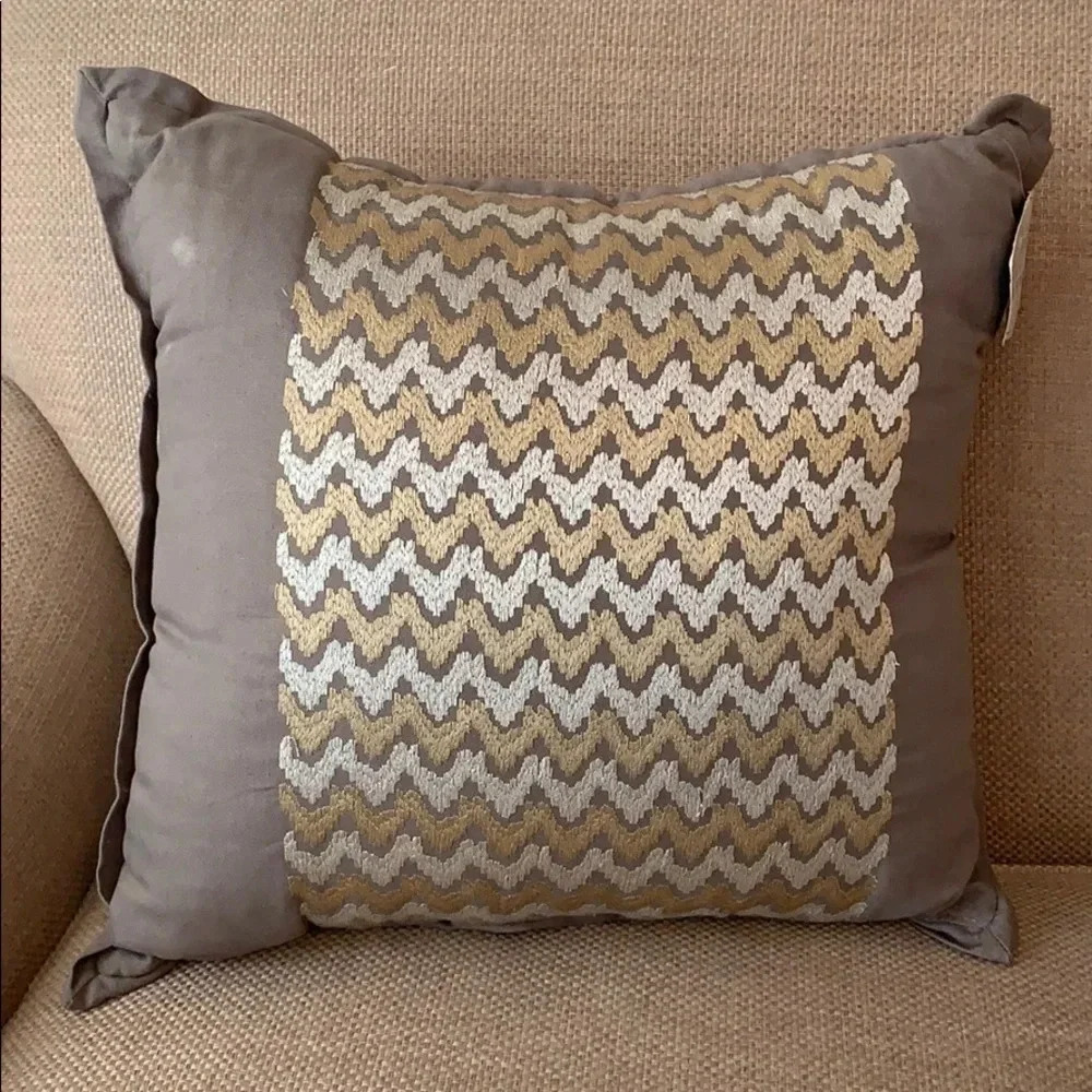 Linden Street Gray Geometric Accent Pillow 16x16 New